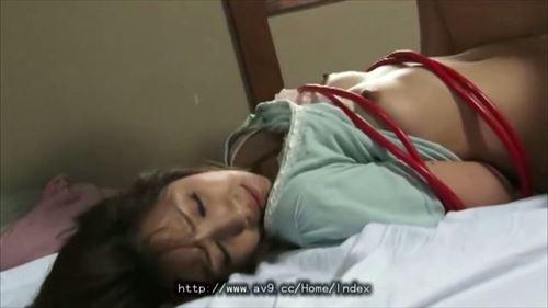 旦那さんいるのに他の男に頼んだら、怒られちゃうかもね…