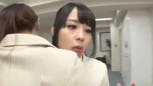 美少女を時間停止させた女社長が、可愛らしい新入社員を超エロ的に乱暴に扱う