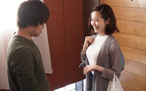 久しぶりに会った幼馴染はお互いにセックスレスで意気投合し求めうように中出しセックスｗ
