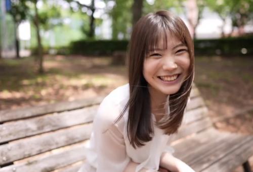”普通”の女子大生！白い肌に可愛いおっぱい！紅潮させながらイキまくるｗ