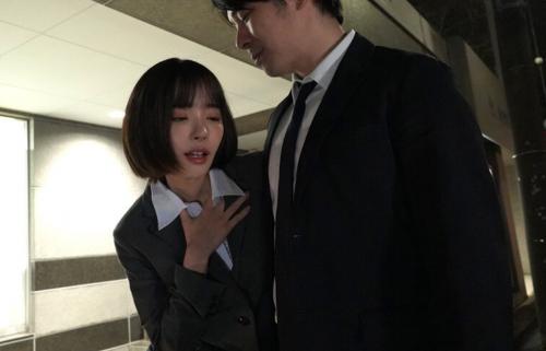 新入社員を狙って飲み物に媚薬をいれホテルに持ち帰り何度もキメセクしちゃう鬼畜上司ｗ