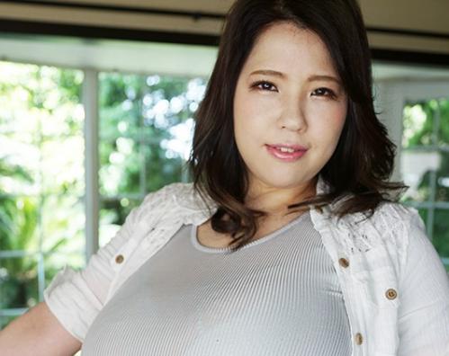 いつも欲情しているエッチな社長夫人！性欲のはけ口を配送業者と使用人に向けるｗ