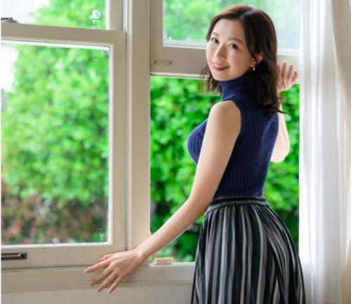 現役イベントMCは清純可憐で美人だけどエッチが大好き30歳ｗ