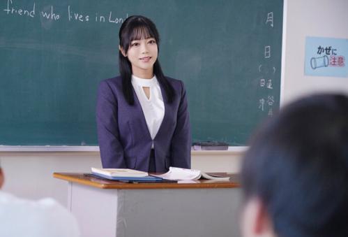 自らの生徒のチンポに興味津々な痴女教師がお気に入り生徒のちんぽを執拗にフェラして何度も抜いてくる！