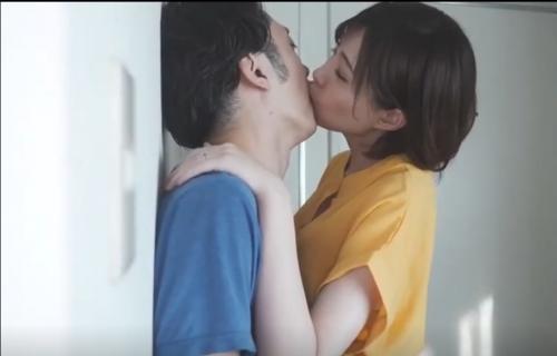 理性崩壊・家庭崩壊…いつでも、どこでも、何度でも！僕の新婚生活が崩壊するまで隣人に中出し搾精されて…。 暁真冬