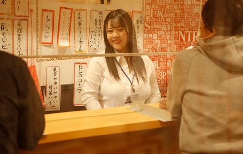 スケベなムッチリボディを持つ巨乳SOD社員とオフィスで業務中に生SEXｗ