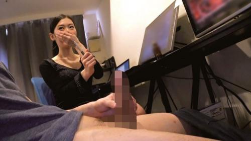真面目に仕事をしている美人OLの隣で突然勃起してパンパンになったチンポを見せつけるｗ