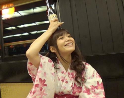 酒パワーー！酒の量が増えれば加速するエロ娘ｗ