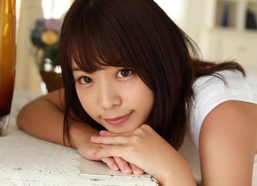 19歳の純真ピュア美少女がエッチに興味津々でなんとAVデビュー！