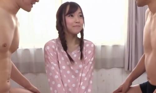 小柄で童顔愛くるしい笑顔がたまらない！本格Ｓ〇Ｘでイカせられるｗ