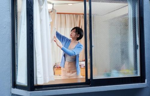 【VR】隣に引っ越して来た美人お姉さんの部屋干しの下着を見るたびに理性が抑えきれなくなり顔射レ〇プしたったｗ