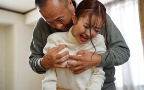 変態義父のネトラレシリーズ！ｗ絶倫オヤジのチンポで膣奥を突かれ我を失う淫乱妻ｗ
