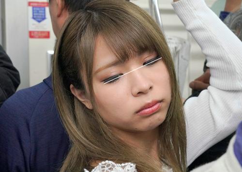満員電車の獲物はまさかのＴバックｗグイグイ食い込ませぶち込む！