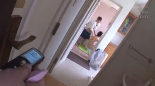 リムーバーに性器を犯され破壊される巨乳妻！