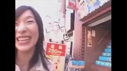 悪ふざけで苦しむ中、18禁警告。おもちゃはダメ、全裸で笑う。