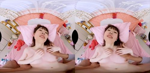 神々しいきれいな胸をまぢかに、びたいセックスを楽しむ。