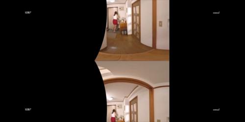 彼のじょせいはデカパイの看護師婦に付きまとい、怯えている。