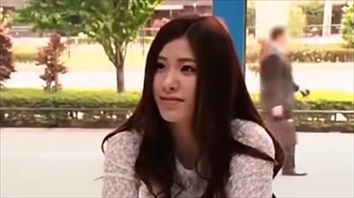 エッセンシャルオイルで体験する美乳女子学生、何度も絶頂する、マジックミラー。