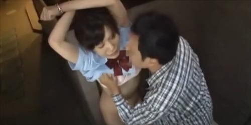 女の人校生飲み込まれるになっちゃう。