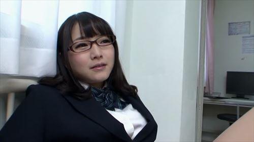 女性教師と恋愛関係になりたいと願っていた。そして、生徒との密やかな性行為を望んでいた。