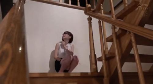 日々、継父によって膣内射精される性奴隷のような境遇にある。