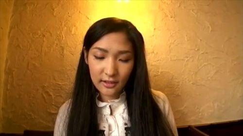 巨乳の奥様は、喫茶店や寝室でエッチ的欲求を満たすため、男性を誘惑し、激しい行為に及ぶ
