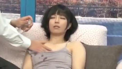 出産後はすぐに体型が戻り、母乳をたくさん与えることで赤ちゃんを育てる