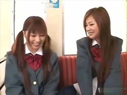 心美は夏美を教室に一人残し、新海は最初は怖がっていたが、徐々に心美の誘惑に陥っていく。
