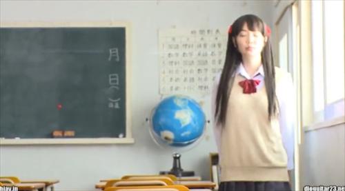 学生服女子が列車の中で性犯罪被害に遭い、中年期男性に宿泊施設へ連れていかれる。