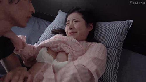 美少女の恵奈は、恩師に犯され、何度も絶頂に達した。