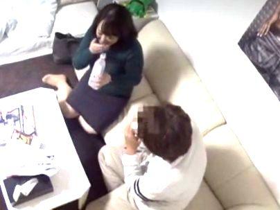 ＜人妻ナンパ＞豊満ムチムチエロい体人妻がナンパされてエロ行為になっちゃうぞ！！！！