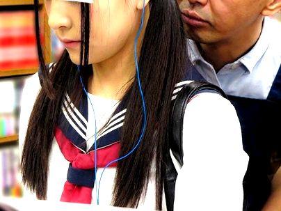 ＜美少女！＞「え？なに？？」スリムな体の清楚系可愛い美少女！立ち読みしてる所を痴漢行為しちゃうぞ！