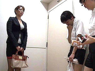 ＜肉便器交尾！＞P●A会長のツンデレ風熟女が強引にヤラレマクリで肉便器！！！！
