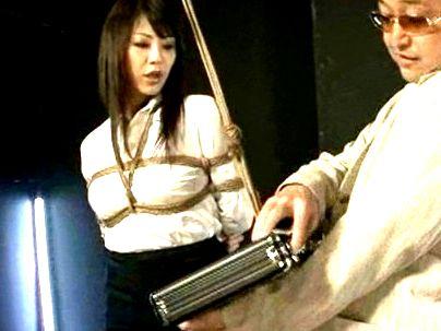 ＜女捜査官！＞「放しなさい…！！」巨乳おっぱい極エロ美人捜査官！つかまって強引にエロ行為持ち込まれたゾ！