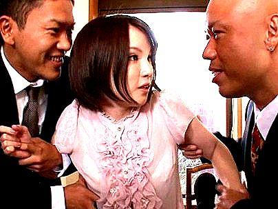＜NTR！＞清楚な感じの奥さんヒトヅマ！旦那の留守中に犯されレイプされるぞ！