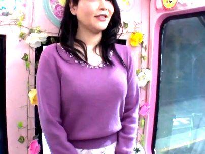 ＜人妻ナンパ！＞真面目そうな清楚系ドS顔の美魔女オバサンがエロ企画に挑戦しちゃうゾ！！！！