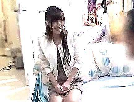 ＜芽森しずく！＞滅茶苦茶可愛い清楚系可愛い美少女！シロウト君の家に行ってエチエチしちゃう！