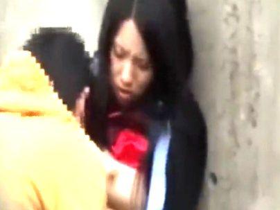 ＜素人盗撮！＞学校でトップクラスの可愛い女の子が野外sexシチャウゾ!!!!!!!