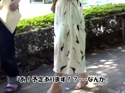 ＜人妻ナンパ！＞「え？少しなら・・・」街で見かけた巨乳おっぱい奥さん！口説かれ流れでエロ行為に発展シチャウゾ！