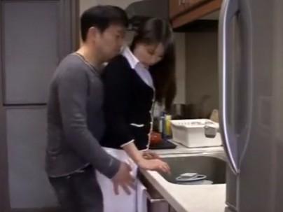 ≪人妻≫【禁断】スレンダー細見の人妻熟女がムスコとイケないコトしちゃうぞｗｗｗｗｗ