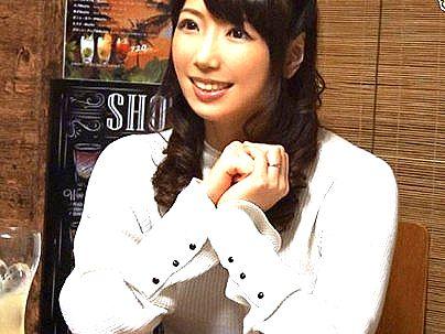 ＜人妻ナンパ！＞お酒飲んでる三十路美魔女奥さんゲット！口説いてエロ行為に持ち込んじゃう！