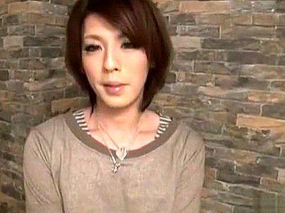 ＜ニューハーフ！＞スレンダー細身のNF！男の娘がペニクリ恥じらいながらも勃起しちゃう！