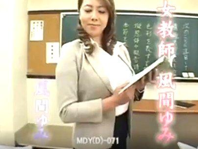 ＜大人気美熟女＞豊満ムチムチエロい体の熟女の女教師が生徒に襲われてｗｗｗｗ