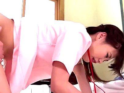 ＜新人介護！＞ダメ～それダメです～！美乳おっぱい清楚系かわいいお姉さんが老人チンポで突かれる！