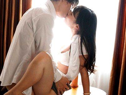 ☆彡スレンダー細身カワイ子ちゃんOLが上司に相部屋でエロ行為しちゃうぞｗｗｗｗｗ