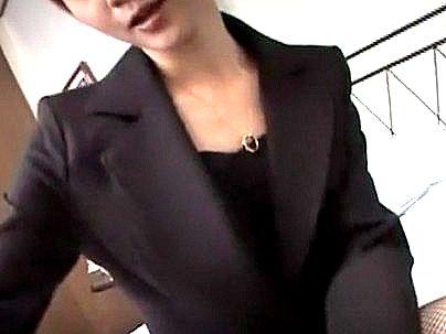 ＜痴女お姉さん！＞美乳おっぱい美脚スレンダー細見お姉さん！M男とエロ行為楽しんじゃうゾ！！
