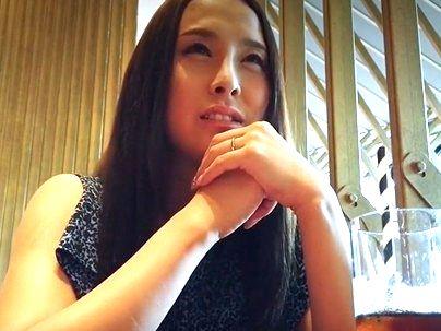 ＜人妻ナンパ！＞「欲しいです…♡」巨乳おっぱいの清楚美人美魔女！口説かれてエロ行為に！