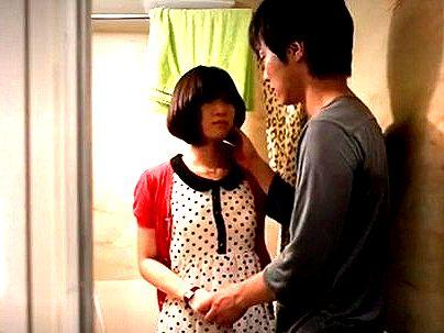 ＜清楚美女！＞「ｈしたいの…♡」スリムな体の美乳おっぱいお姉さんＯＬ！浮気した後に彼氏の家でエチエチしちゃうぞ！