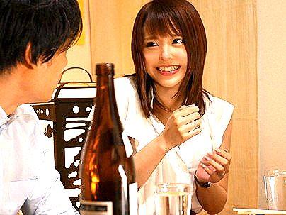 ＜美人OL！＞笑顔が可愛すぎる美人オネエサンOL！出張先で先輩チンポでネトラレ行為になっちゃうゾ！