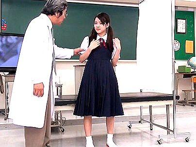 ＜健康診断！＞真面目そうな清楚系スレンダーツインテール女子！健康診断でエロ行為されるぞ！